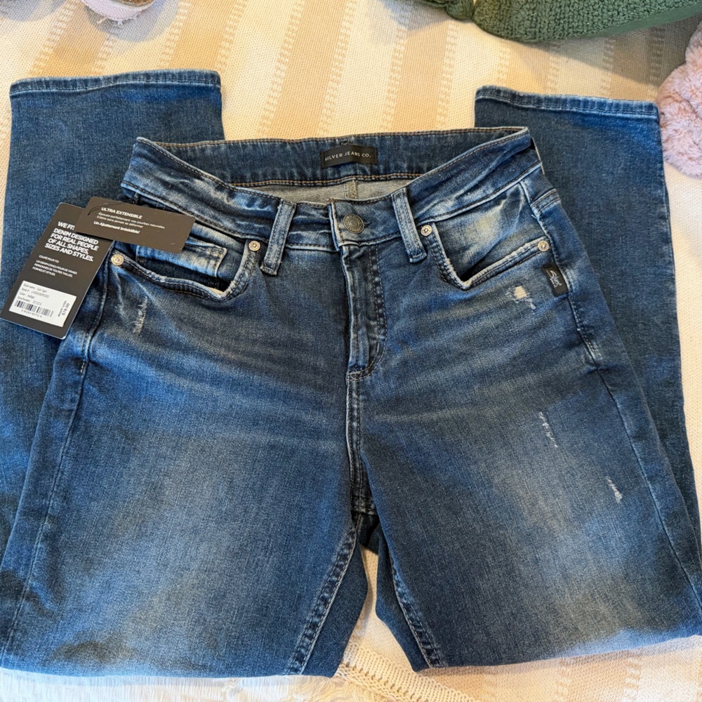 Silver Jeans Suki Curvy Fit Mid Rise Capris